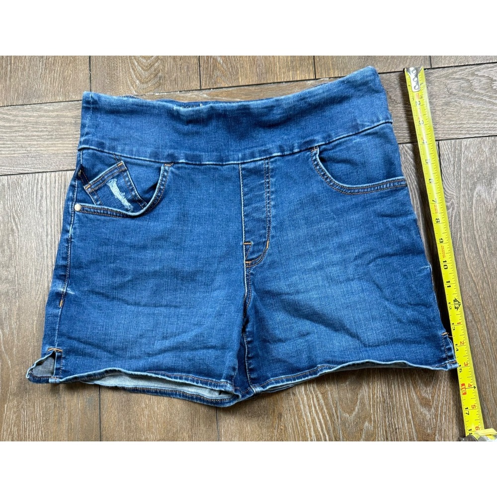 Rock & Republic Denim Rx women's denim shorts in size 12. Style is Fever pull-on